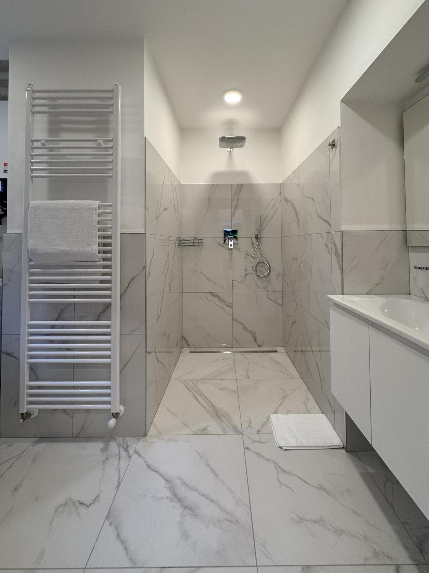 Belvedere 237B Lakeview Luxury Apartment ギッファ エクステリア 写真